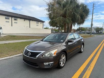 Used 2015 Nissan Altima 2.5 SV w/ Convenience Package