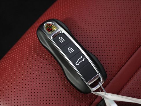 New 2026 Porsche Cayenne S image 23