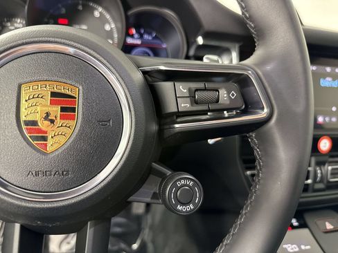 Certified 2026 Porsche Macan AWD/4WD image 38