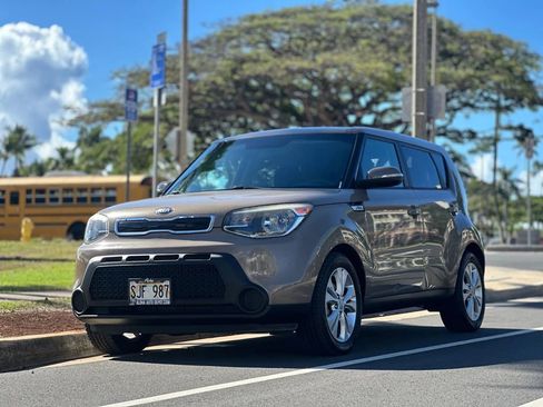 Used 2014 Kia Soul + image 1