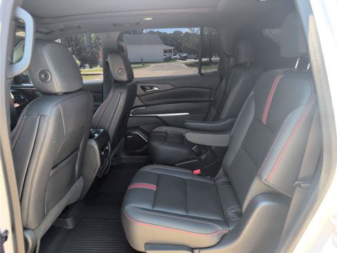 Used 2024 Chevrolet Traverse RS w/ LPO, Floor Liner Package AWD/4WD image 38