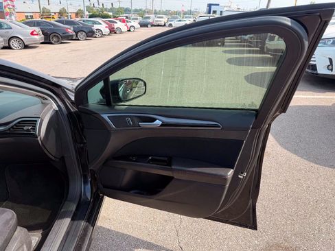 Used 2015 Ford Fusion SE w/ Equipment Group 201A FWD image 33