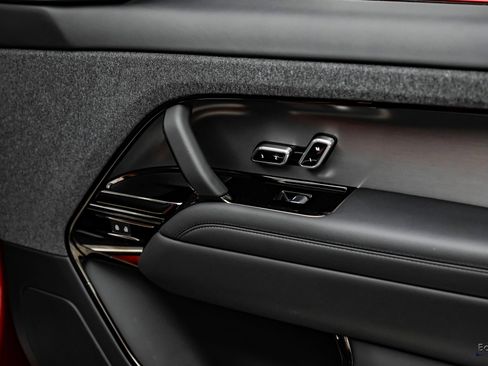 Used 2024 Land Rover Range Rover Sport SE image 70