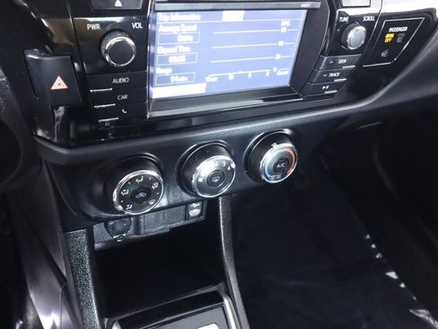 Used 2016 Toyota Corolla L FWD image 16