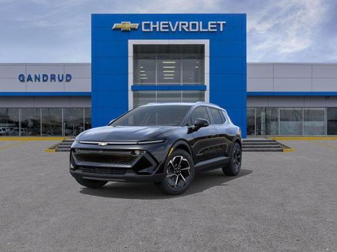 New 2026 Chevrolet Equinox EV LT image 32