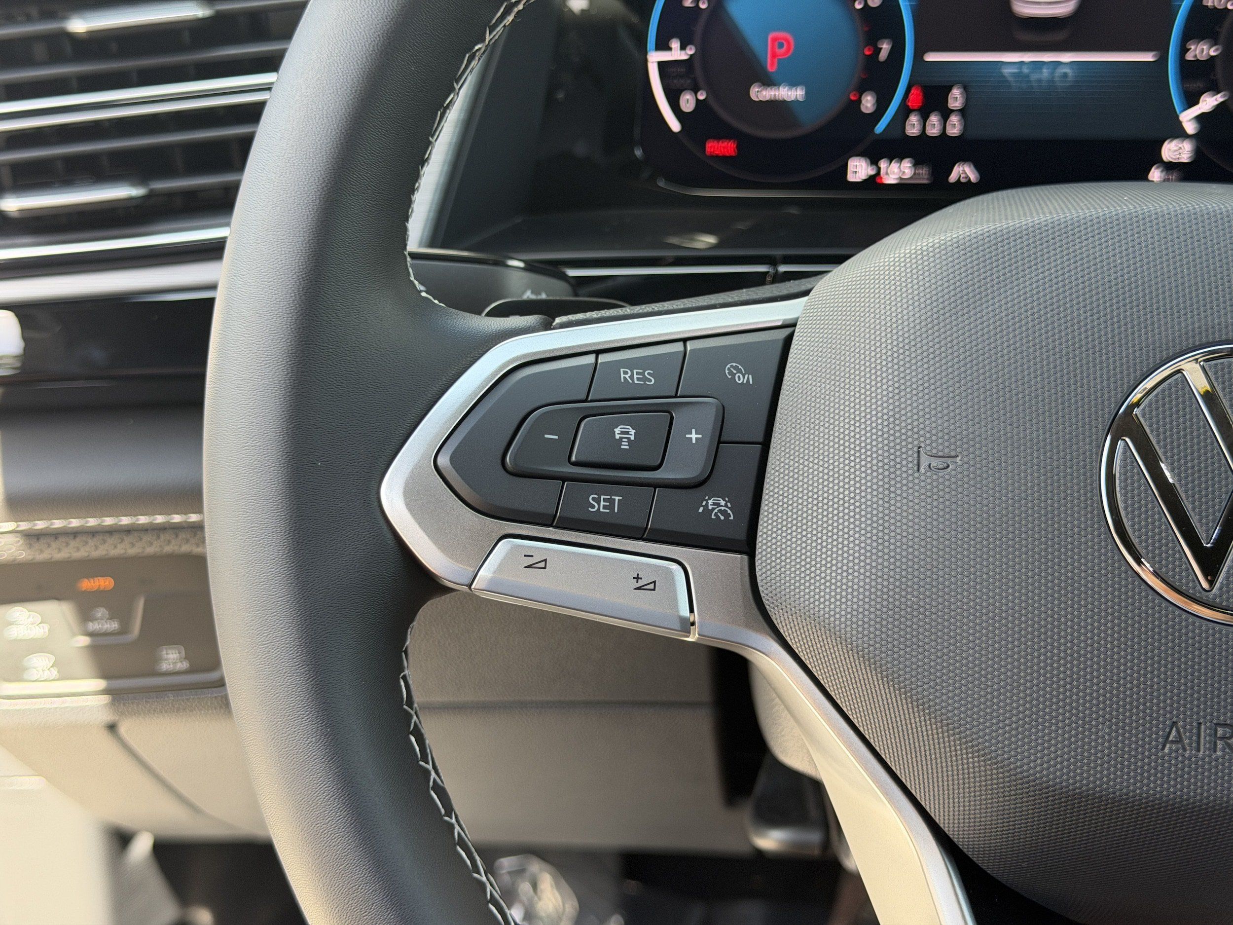 New 2026 Volkswagen Atlas Cross Sport SE FWD image 30