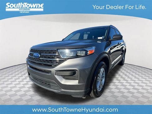 Used 2022 Ford Explorer XLT image 1
