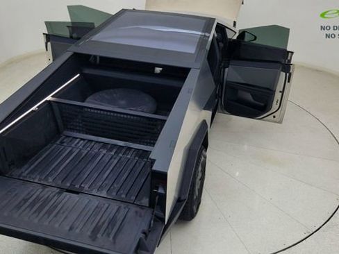 Used 2024 Tesla Cybertruck AWD Crew Cab image 82