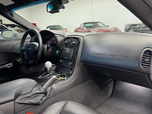 Used 2008 Chevrolet Corvette Coupe w/ Z51 Performance Package RWD image 37