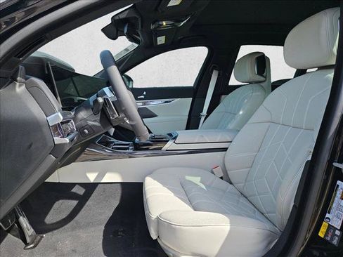 New 2026 BMW i7 eDrive50 w/ M Sport Package RWD image 4