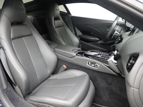 Used 2020 Aston Martin V8 Vantage Coupe image 19