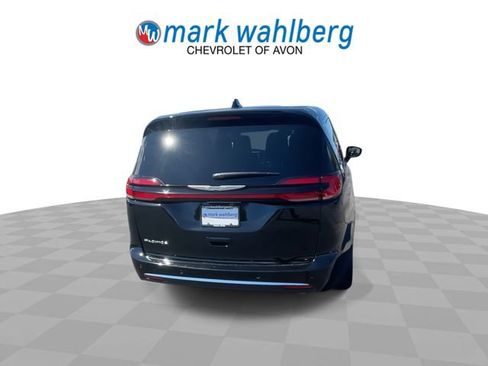 Used 2025 Chrysler Pacifica Select FWD image 7