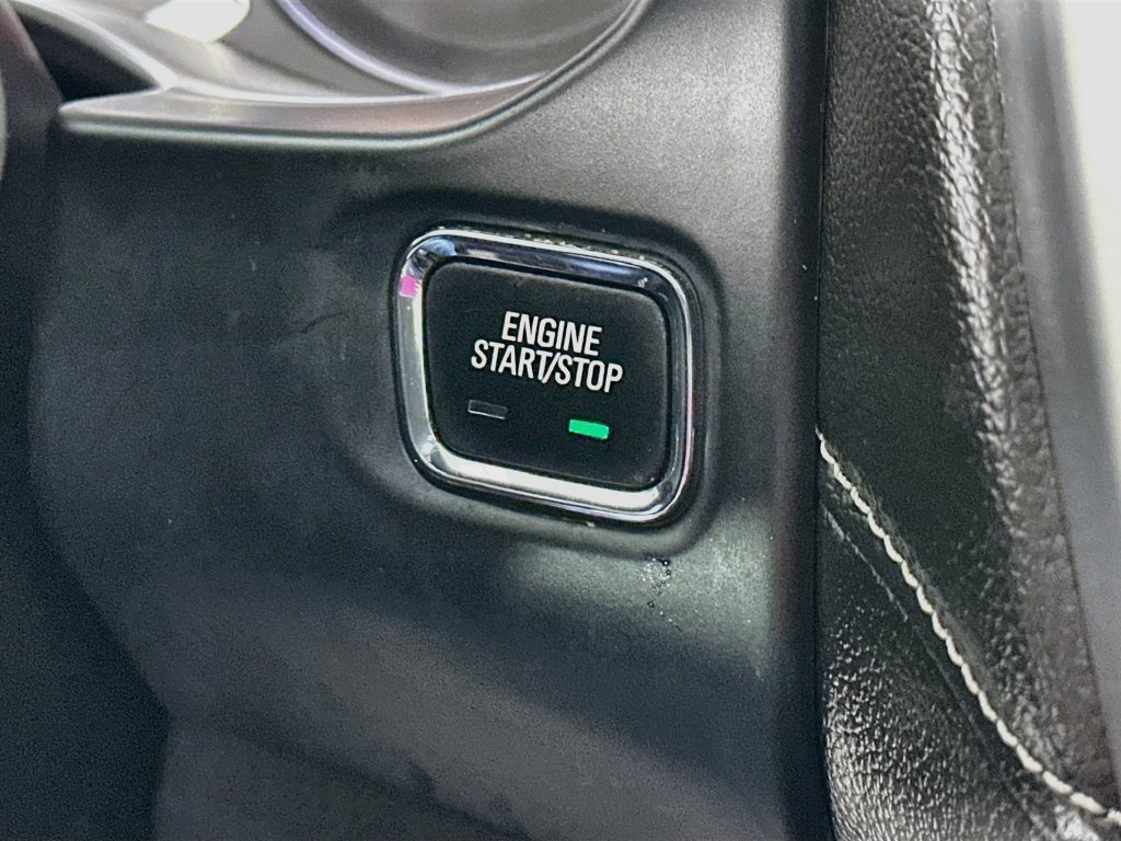 Used 2023 GMC Acadia SLE w/ Driver Convenience Package FWD image 19