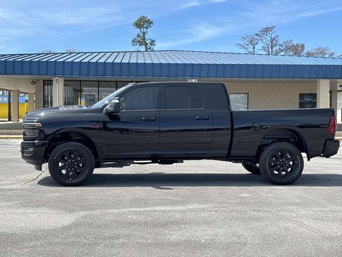 New 2026 RAM 2500 Laramie AWD/4WD image 2