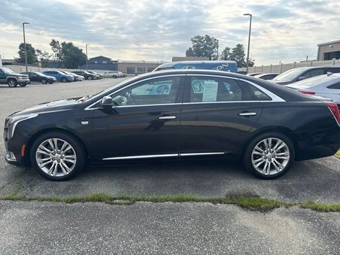 Used 2019 Cadillac XTS Luxury FWD image 1
