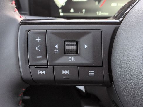 New 2026 Nissan Kicks SR image 13