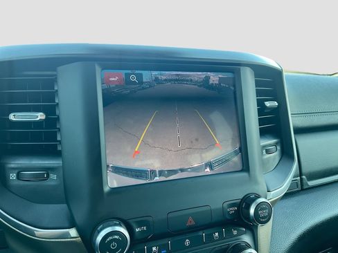 Used 2022 RAM 1500 Laramie AWD/4WD image 13
