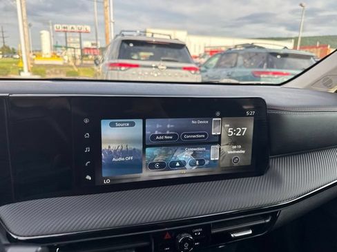 Certified 2025 Nissan Kicks SR AWD/4WD image 22