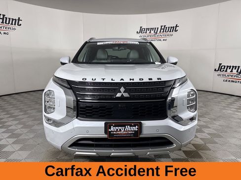 Used 2023 Mitsubishi Outlander SEL image 3