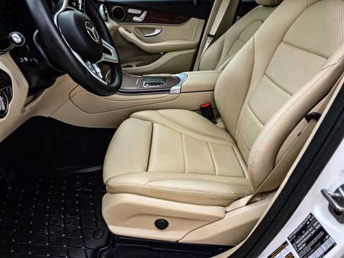 Used 2022 Mercedes-Benz GLC 300 4MATIC image 13