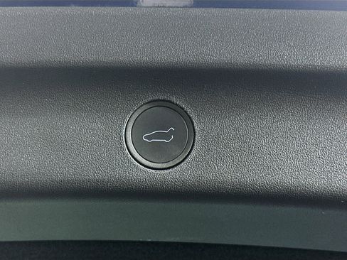 Used 2023 Tesla Model Y Long Range image 29