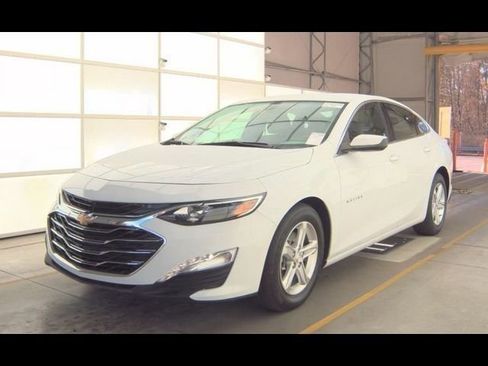 Used 2022 Chevrolet Malibu LT image 1