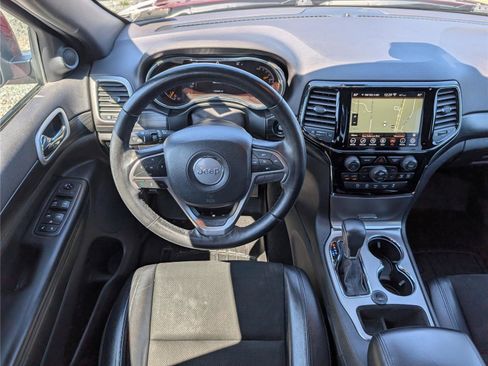 Used 2019 Jeep Grand Cherokee Altitude image 17