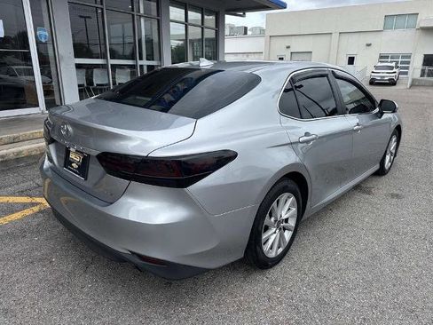 Used 2022 Toyota Camry LE FWD image 8