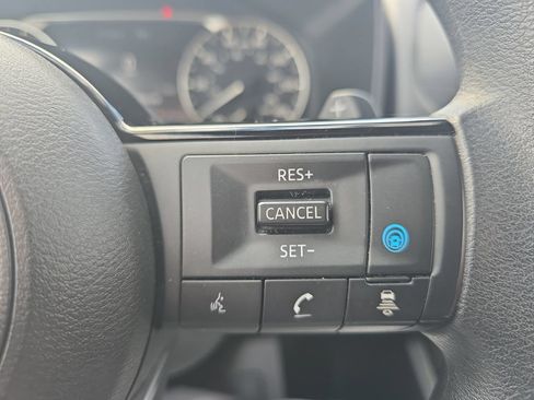 Used 2021 Nissan Rogue SV AWD/4WD image 27