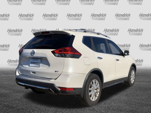 Used 2017 Nissan Rogue SV image 10
