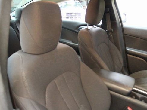 Used 2016 Chrysler 200 Limited FWD image 11