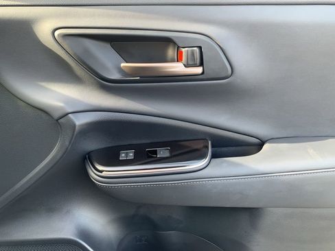 Used 2025 Toyota Crown Signia image 19