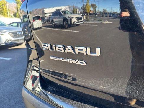 Used 2023 Subaru Ascent Premium w/ Convenience Package image 11