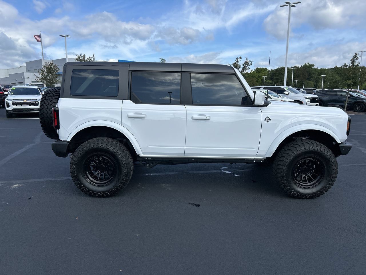 Used 2024 Ford Bronco Outer Banks AWD/4WD image 8