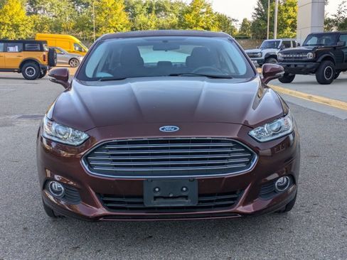 Used 2016 Ford Fusion SE FWD image 2