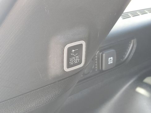 Used 2022 Jeep Grand Cherokee Altitude image 10