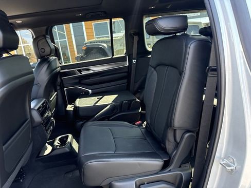 New 2026 Jeep Grand Wagoneer 4WD image 10