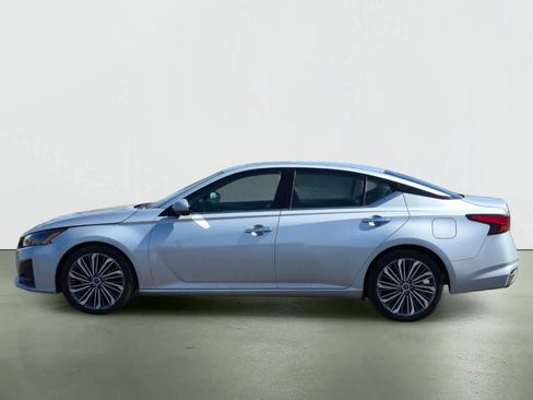 Used 2023 Nissan Altima 2.5 SL image 4
