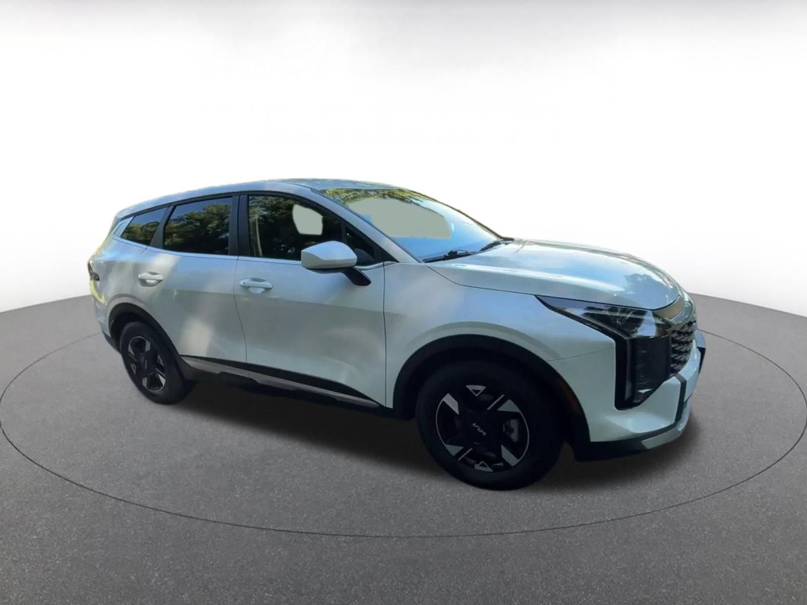 Used 2026 Kia Sportage LX FWD image 2