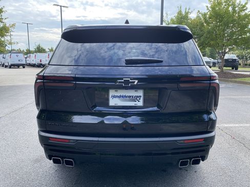 Used 2025 Chevrolet Traverse LT w/ Midnight/Sport Edition FWD image 8