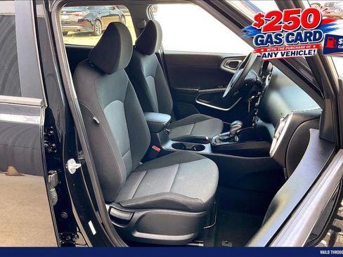 Used 2023 Kia Soul LX w/ Option Group 015 FWD image 7