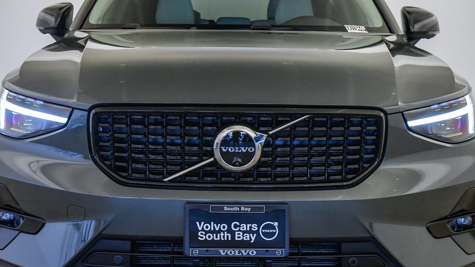 Certified 2026 Volvo XC40 B5 Plus AWD/4WD image 9