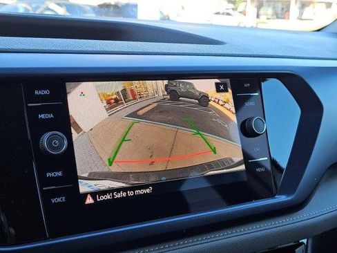 New 2024 Volkswagen Taos SE image 21