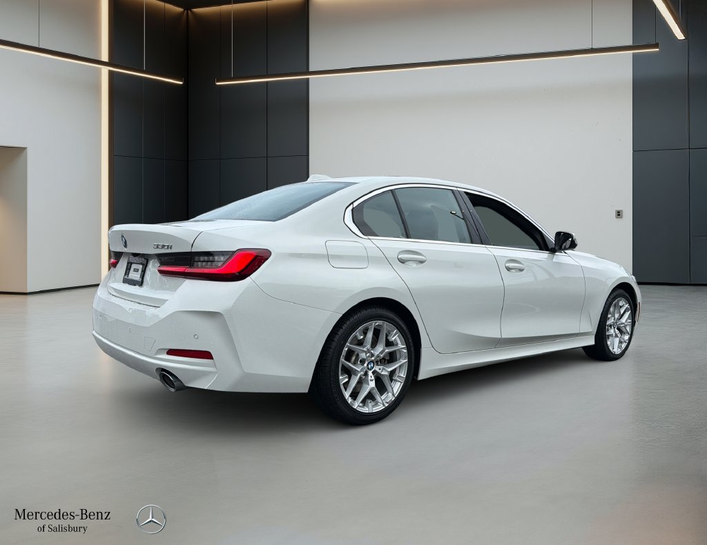 Used 2025 BMW 330i xDrive Sedan AWD/4WD image 4