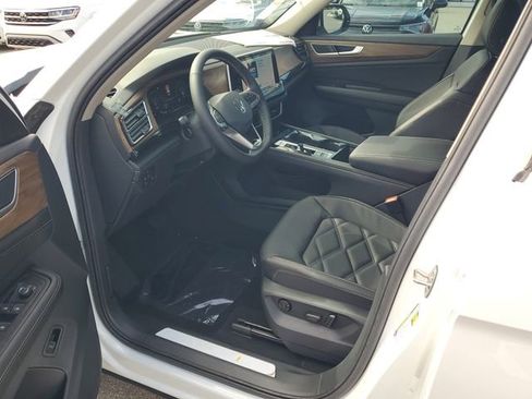 New 2026 Volkswagen Atlas SE FWD image 17