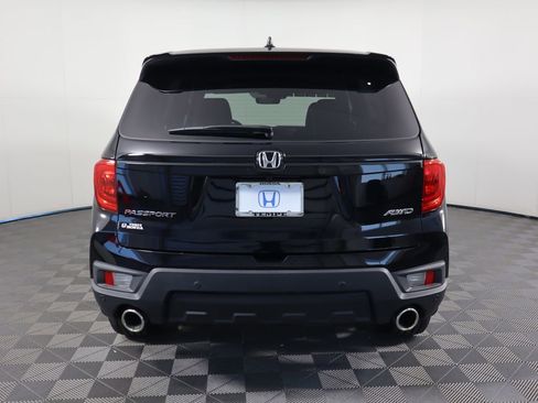 Certified 2025 Honda Passport EX-L image 6