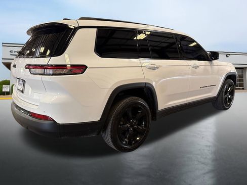 Used 2023 Jeep Grand Cherokee L Laredo image 9