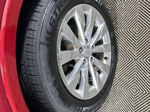 Used 2017 Buick Envision Essence FWD image 10