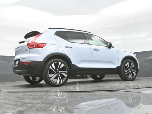 Used 2024 Volvo XC40 B5 Plus w/ Protection Package Premier AWD/4WD image 30