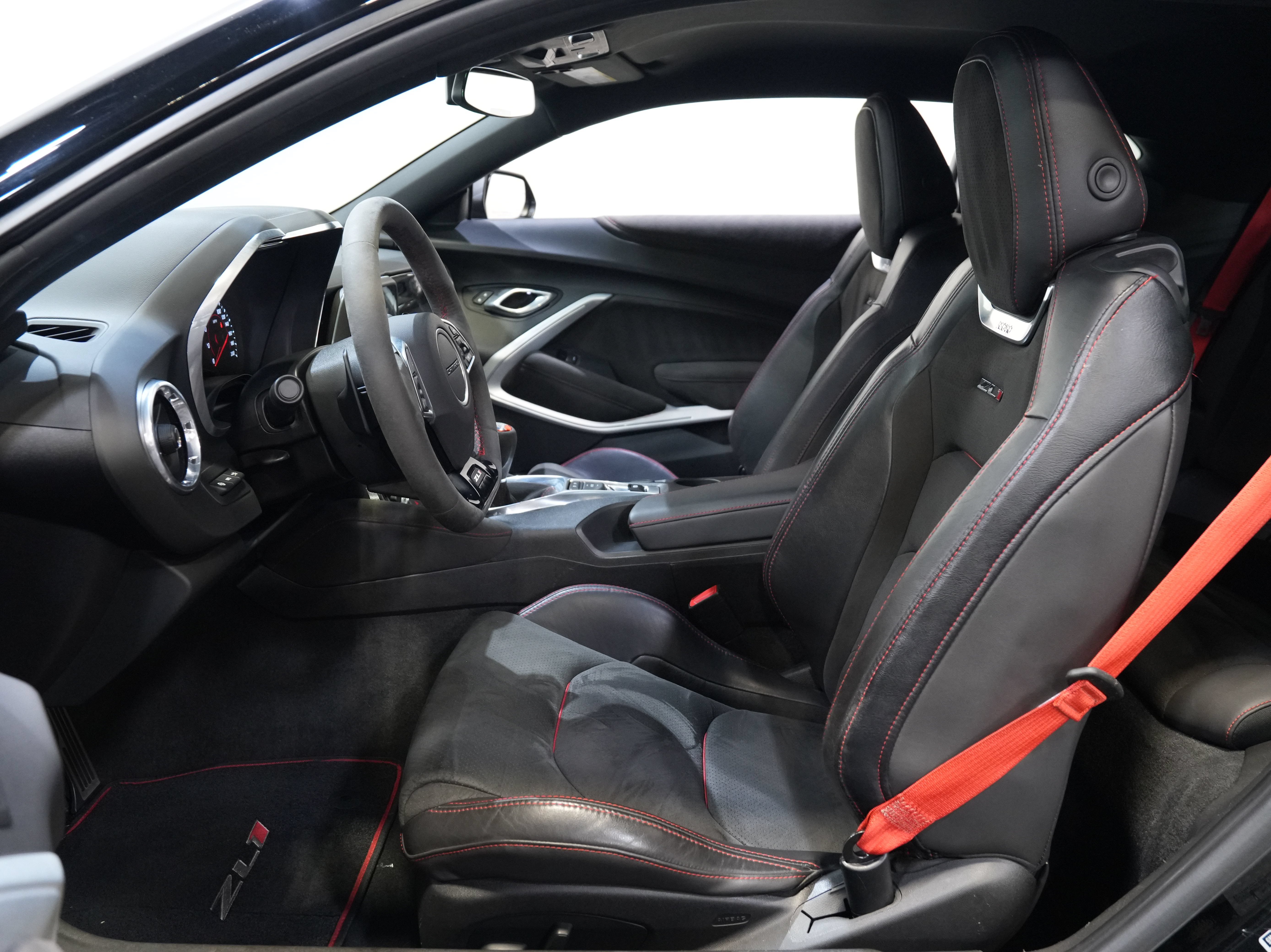 Used 2018 Chevrolet Camaro ZL1 RWD image 28